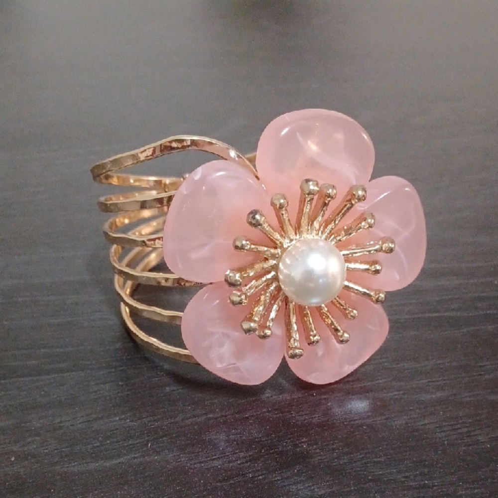 Chic Gold and Pink Blossom Ring with Pearl Center